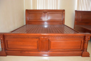Giường ngủ gỗ gụ